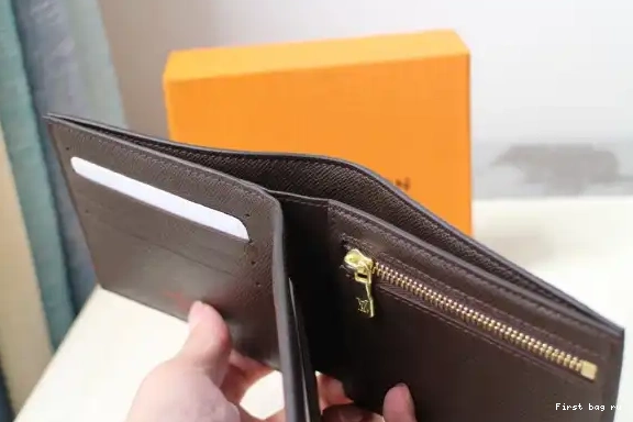 First bag ru LOUIS AMERIGO VUITTON WALLET 0428